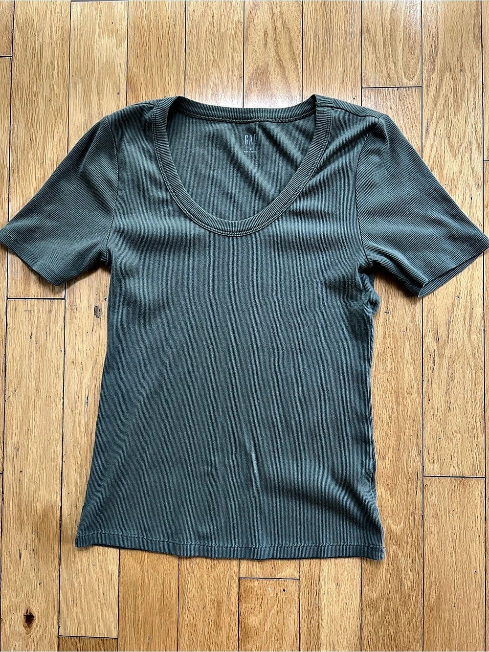 GAP Ribbed Short Sleeve Tee in Sage Green